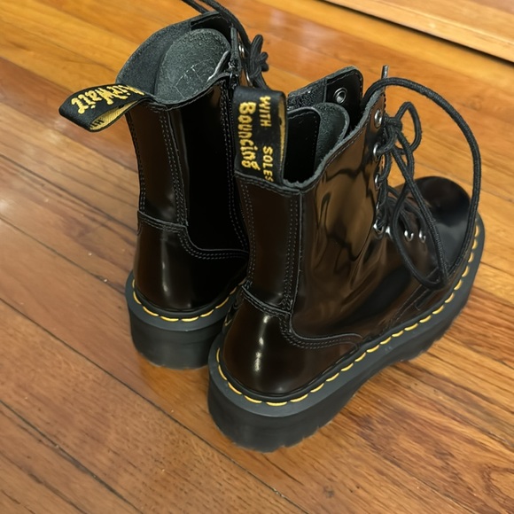 Dr. Martens Black Polished Smooth - Picture 2 of 7